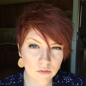 Meet your Posher, Emilee